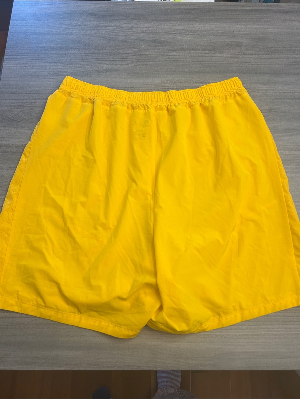 Nike Men’s Yellow Green Bay Packers Athletic Shorts - Picture 6 of 6